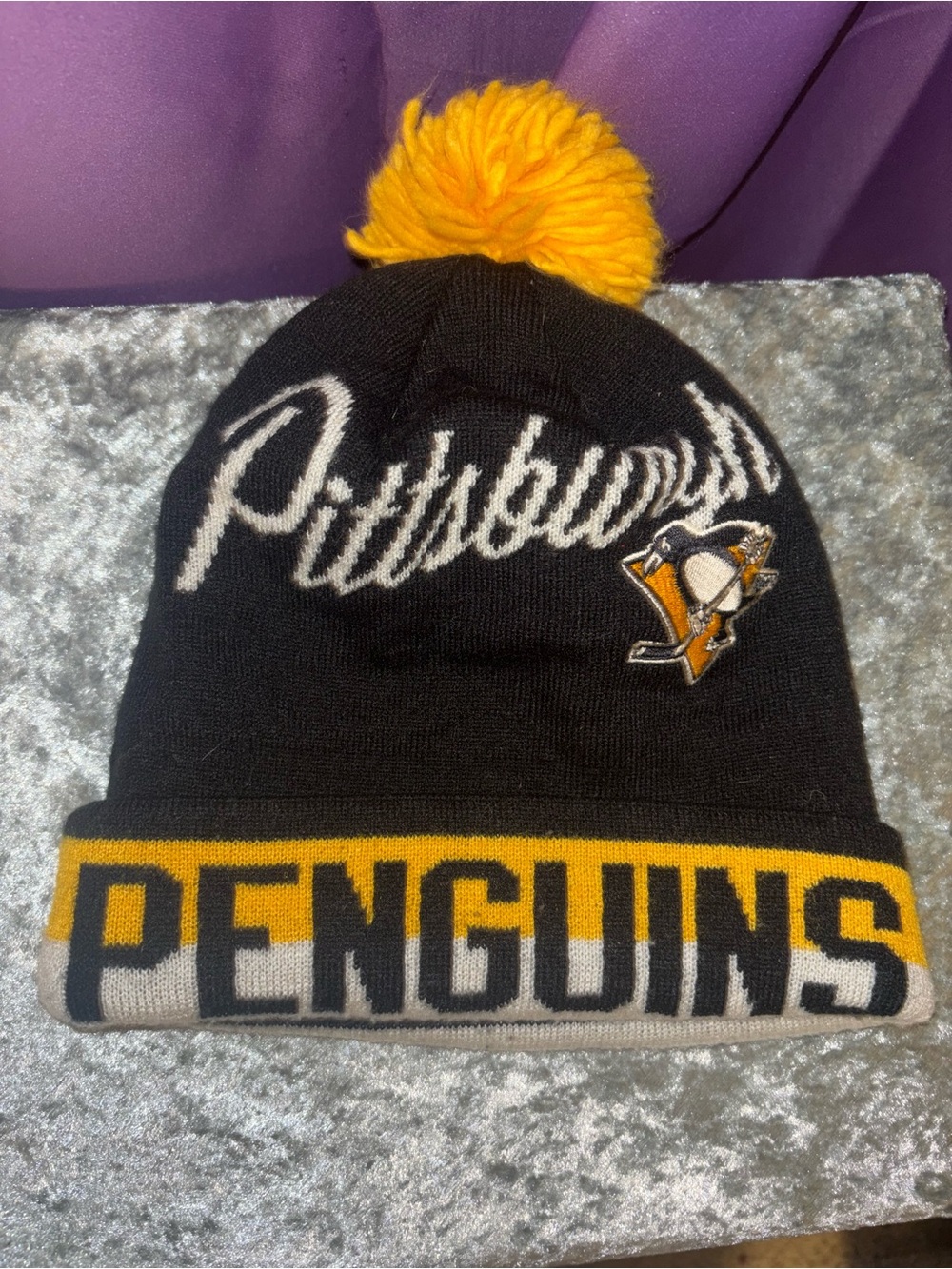 Penguins hockey Pittsburg beanie hat